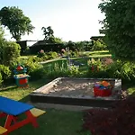 Gemuetliche Mit Garten In Robertsdorf Blowatz