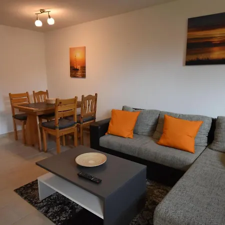 Gemuetliche Mit Garten In Robertsdorf Apartamento