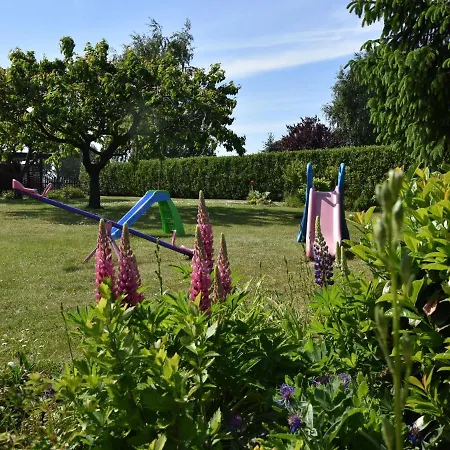 Apartamento Gemuetliche Mit Garten In Robertsdorf