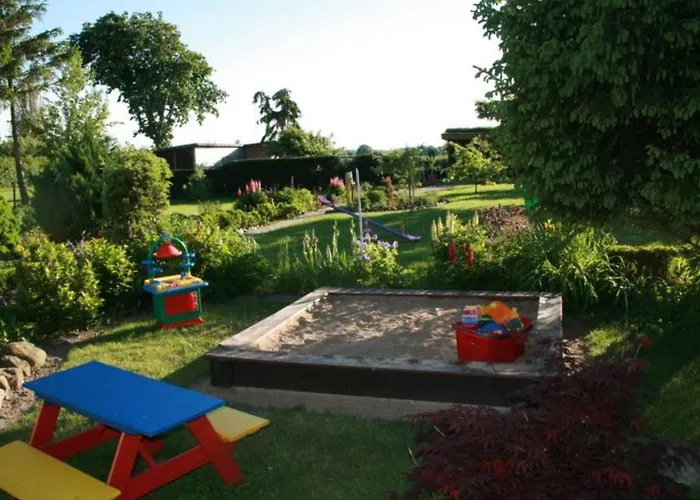 Gemuetliche Mit Garten In Robertsdorf Blowatz